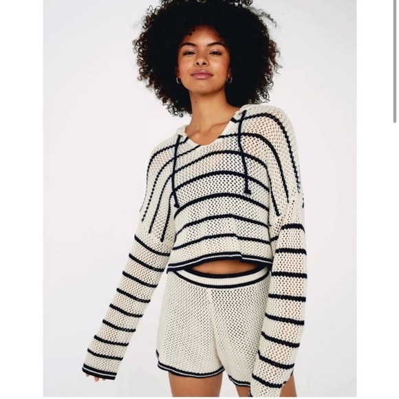 # 209-AERIE- offline cropped crocheted hoodie - Picture 1 of 6